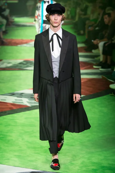 Look 54